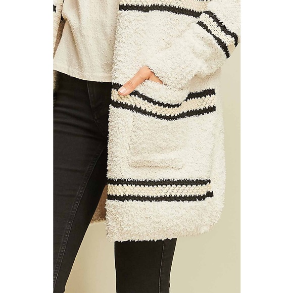 Still available in Med/Lg in new listing* - Picture 7 of 7